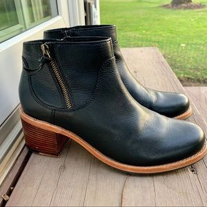 Clark’s CLARKDALE DAWN Ankle Bootie